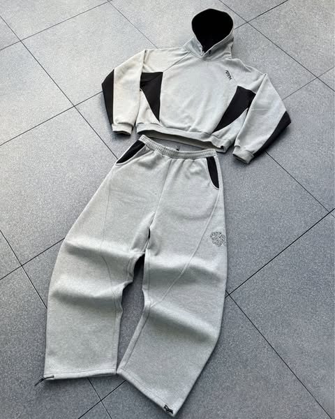 497180186_18034617884641675_3636277835017209014_n-3 (1) Mertra Tracksuit Grey