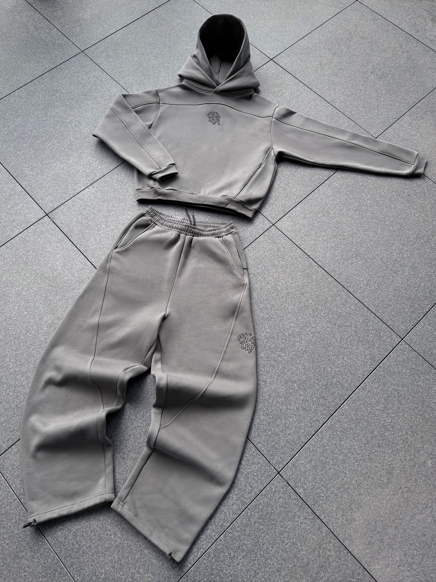 508677570_18038900636641675_1694742760300620748_n MERTRA BIGSTEP TRACKSUIT GREY