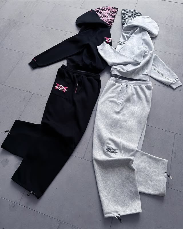 imgi_56_569386537_18053949665641675_8156897934114422972_n_1 (1) MERTRA X Umbro Tracksuit Black/Grey